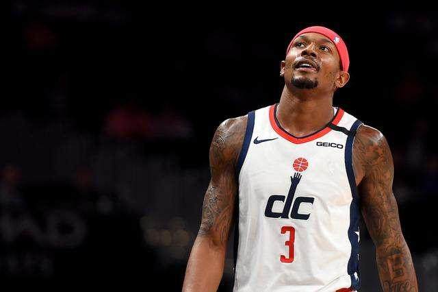 mk体育官网-自杀式表现！场均得分减少近10分 比尔怎么了？